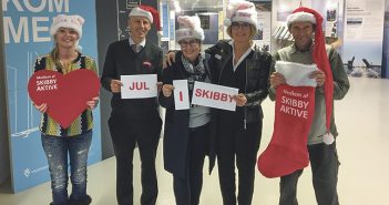 Skibby hygger med julehjerter og julestrømper