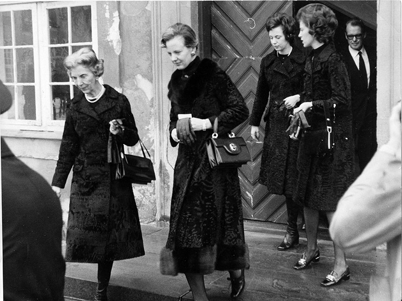 05 Dronning Ingrid og prinsesserne i Roskilde 2