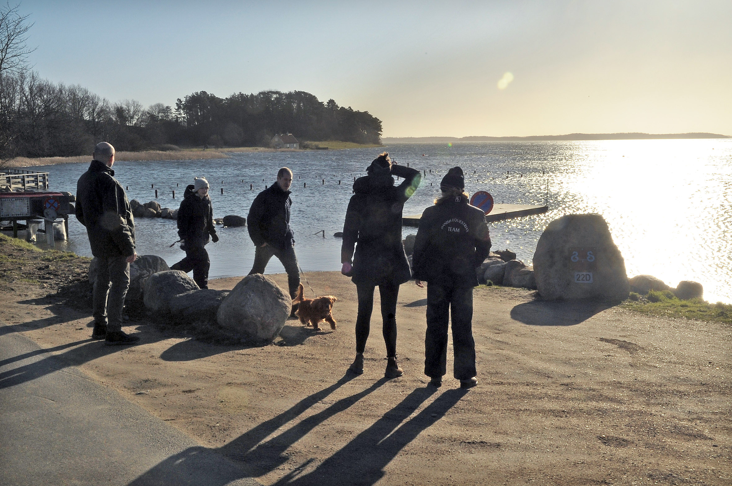 Der var flere forbipasserende, der skulle se hvordan det så ud ved Selsø Møllekrog.