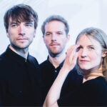 Blåly spiller i Rejsestalden