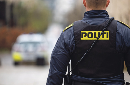 Tricktyveri med pengesedler og distraktion